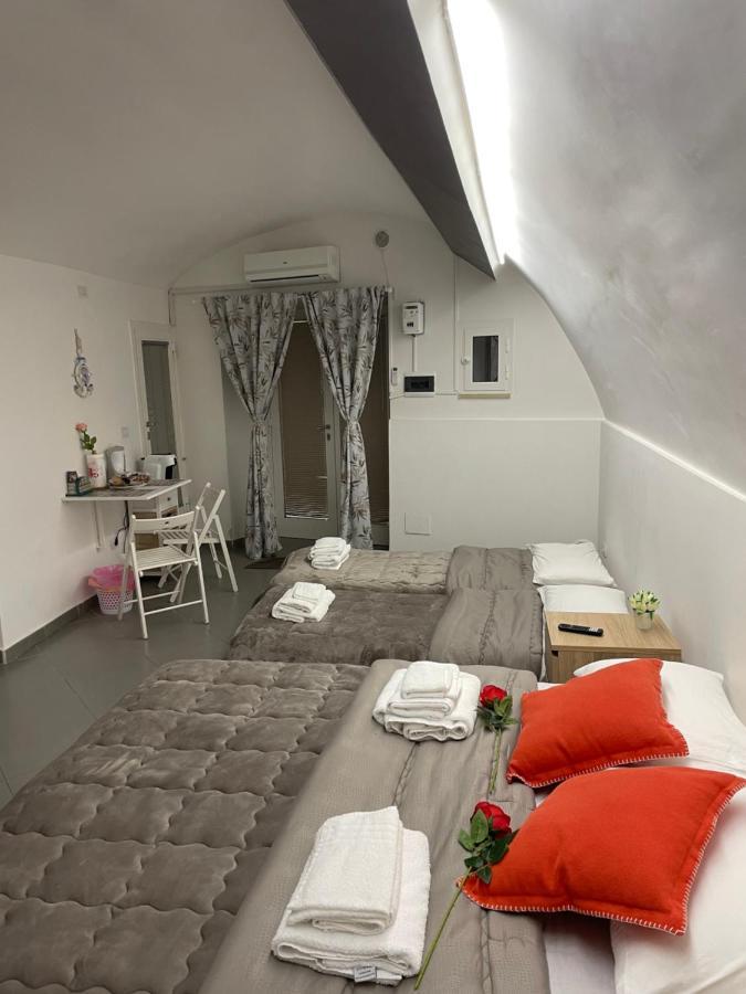 Il Porto Sicuro Apartment Bari Bagian luar foto